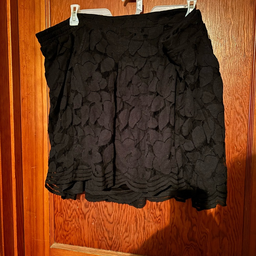 Elegant Black Lace Torrid Shorts